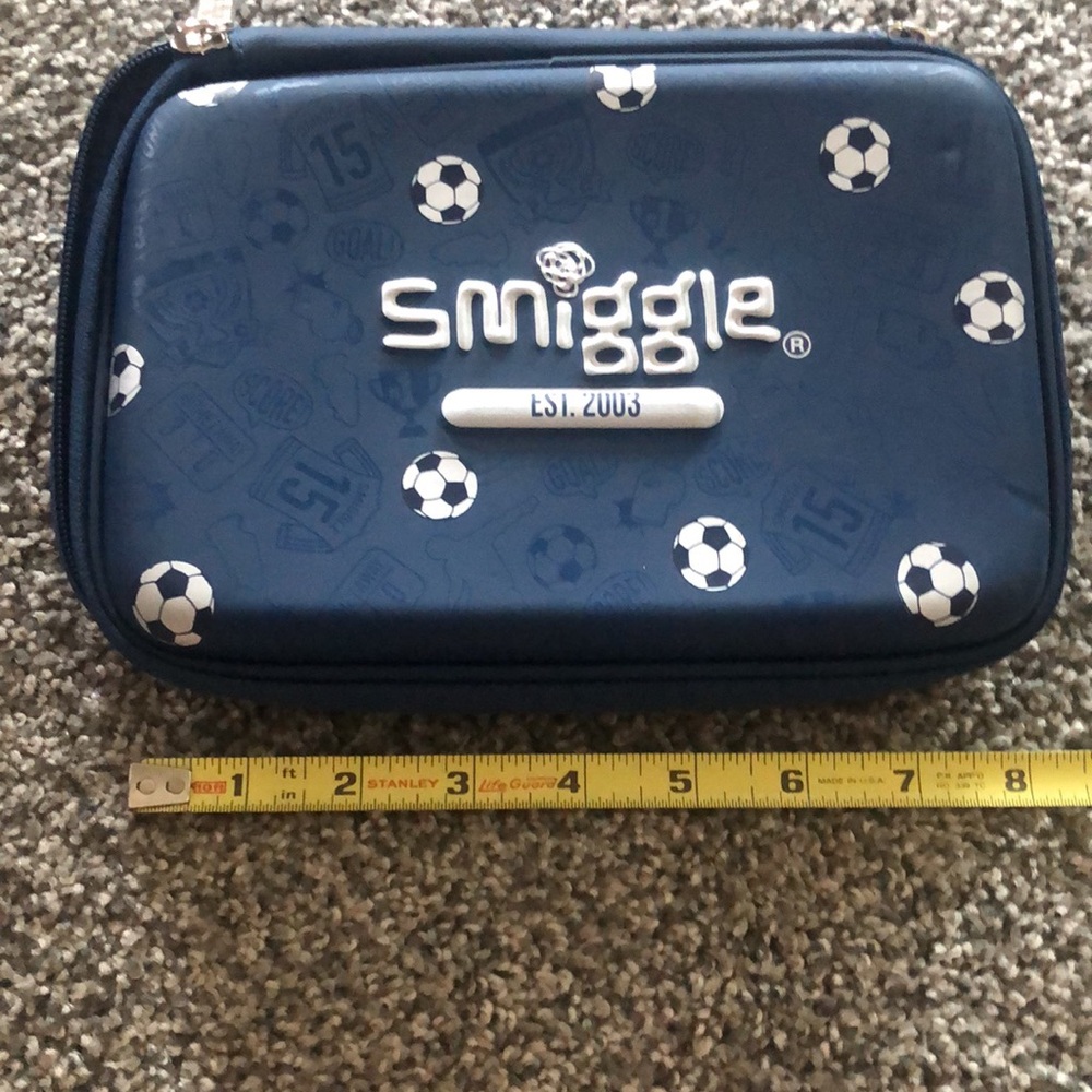 Smiggle case - Picture 2 of 7